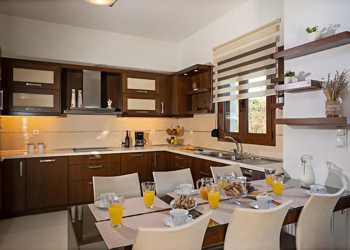 Ellovos With Private Pool Villa *