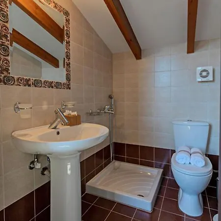 Ellovos With Private Pool וילה העיירה רתימנו