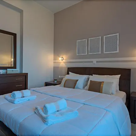 Ellovos With Private Pool וילה