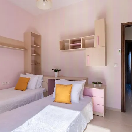 Ellovos With Private Pool וילה